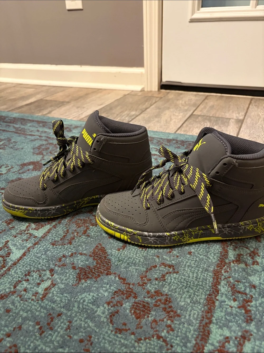 Puma kid’s Mid-Top Sneakers in Grey/Lime with Marbled Midsole